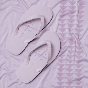 Yaya Lavender kanaka Flip Flops - Jason momoa